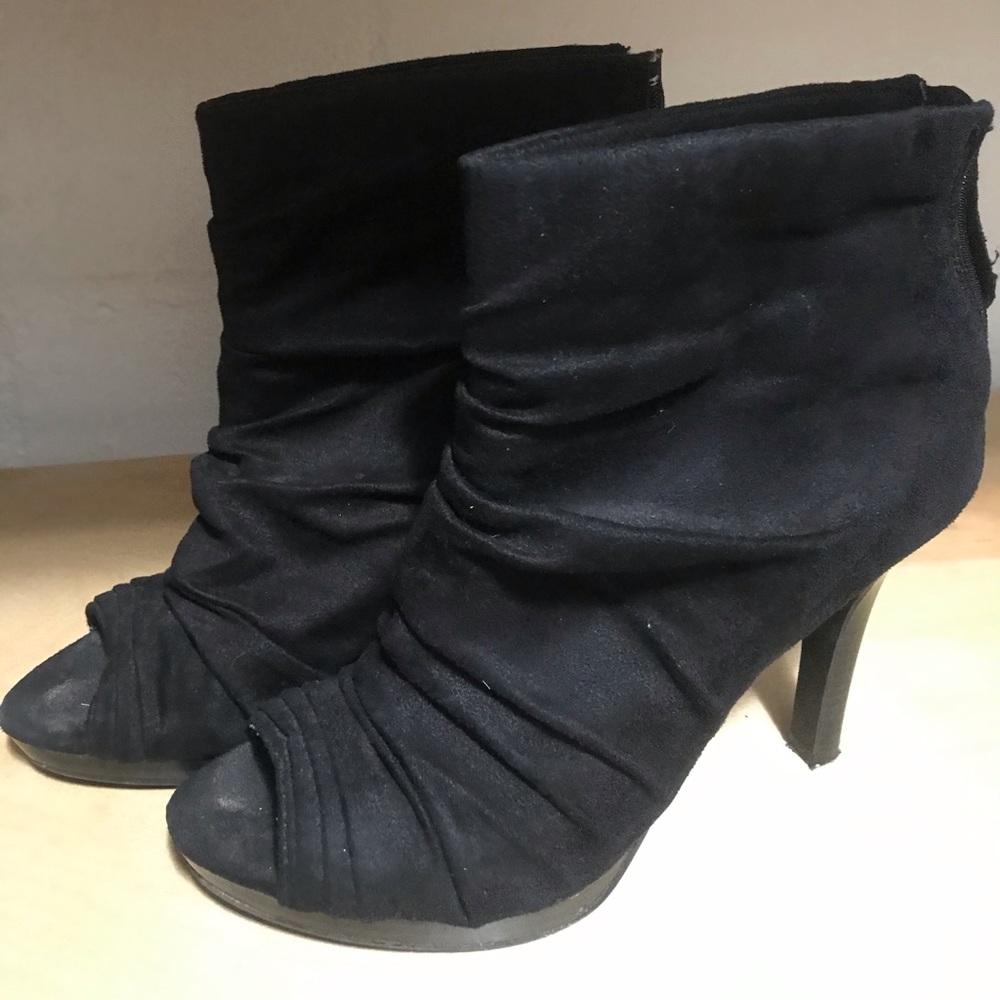 Suede-like peep toe ankle booties